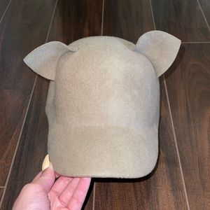 BCBG wool cap with ears